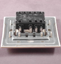 【abb大蹺板開關(guān)面板_au16353-ww_3位單控_白色方形_帶指示燈指示帶】_價格報價_實拍圖片_參數(shù)-好住網(wǎng)